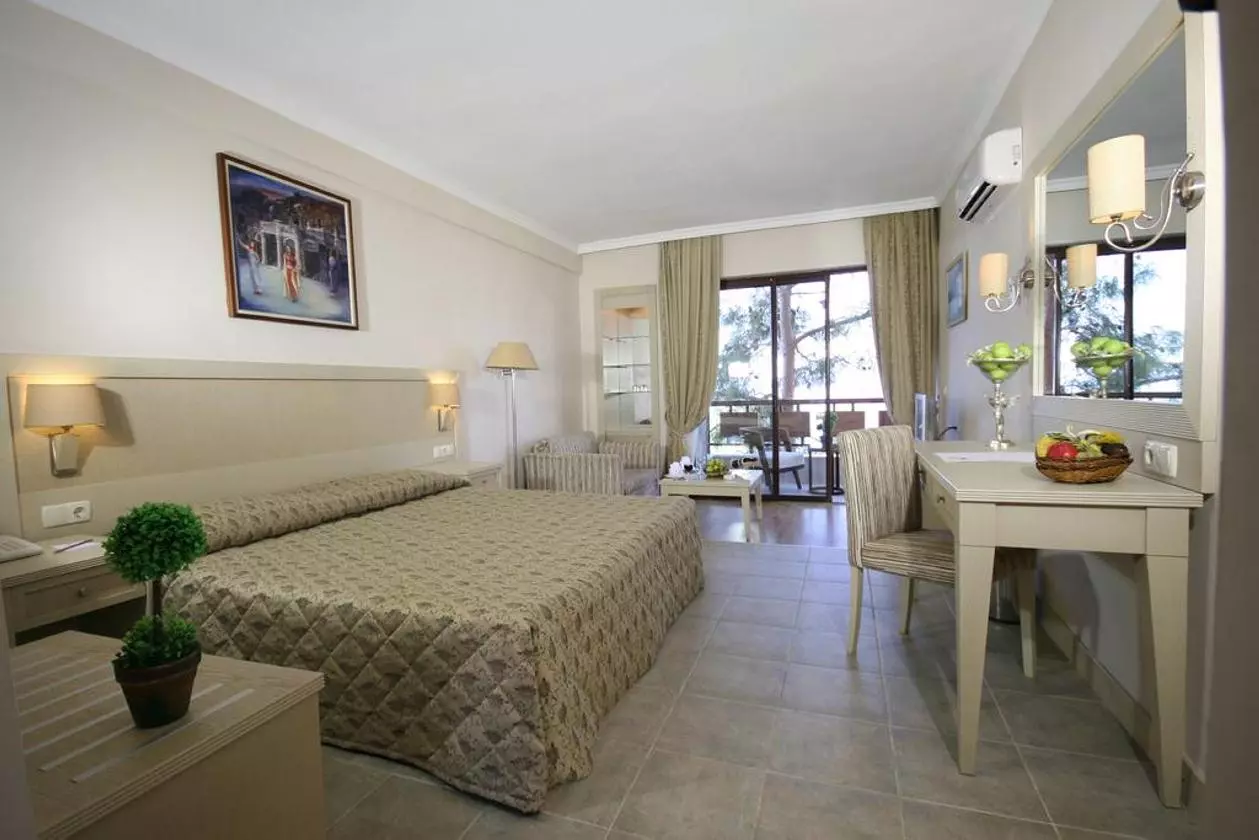 UTOPIA_SHABAVIZ (2).jpg